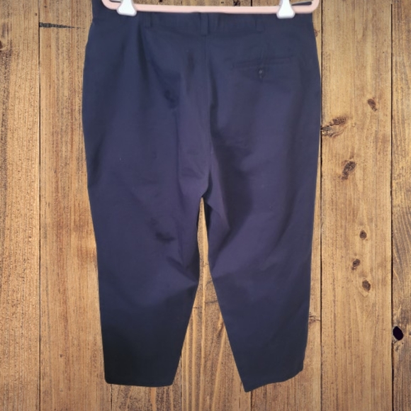 DOCKERS Flat Front Khakis Navy Blue Size 18 x 31"  xlnt condition - Picture 2 of 4